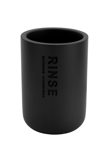Svart cylindrisk tandborstmugg med texten "RINSE BATHROOM ACCESSORIES" i svart bokstäver.