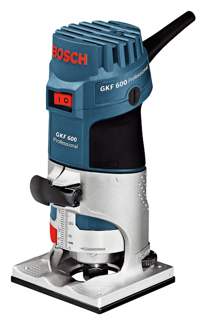 Kantfräs med blå och silver färg, svart handtag och röd på/av-knapp märkt "Bosch GKF 600 Professional".