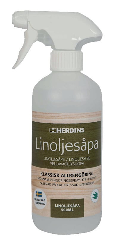 Sprayflaska med etikett som visar texten "Herdins Linoljesåpa, klassisk allrengöring, 500 ml".