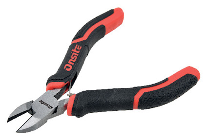 Sidavbitare med svarta och röda handtag. Märkt med "ONSITE".