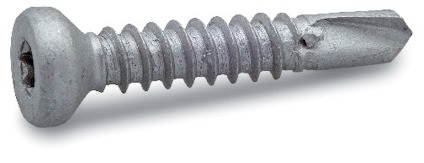 Metallskruv med borrspets och gängor, avsedd för byggapplikationer. Skruven har cylindriskt huvud och är silverfärgad.