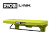 Grön hylla från Ryobi Link med svart ram och logotyp placerad på en vit bakgrund.
