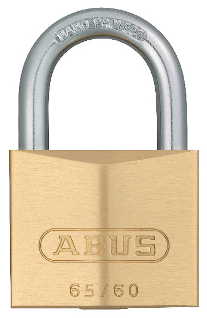 Hänglås i mässing med stålbygel, inskription "ABUS 65/60" samt text "NANO PROTECT" på bygeln.
