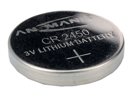 Knappcellsbatteri med texten "ANSMANN CR 2450 3V LITHIUM BATTERY" och plustecken längst ner.