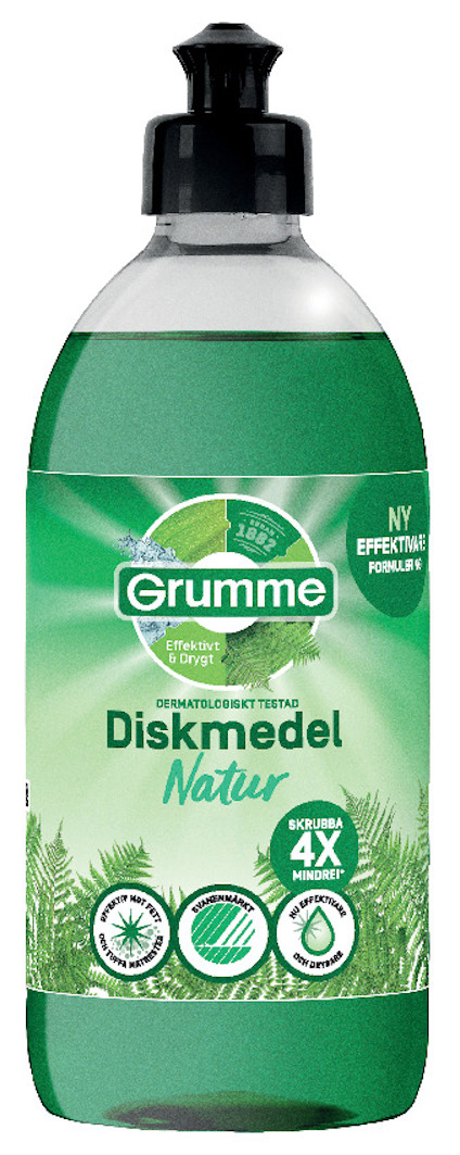 Grön flaska med etiketten "Grumme Diskmedel Natur". Text och ikoner på etiketten. Svart kork.