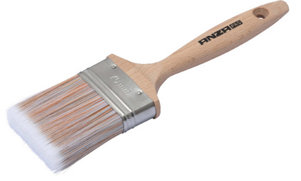 Lackpensel med träskaft och vita borst, metallfäste och hål för upphängning.