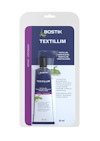 Förpackning med lila och svart design och en rektangulär etikett med texten "Bostik Textillim" och en bild av en limtub.