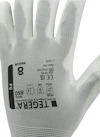 Arbetshandske med texten "TEGERA", "MODEL 850", och "8 MEDIUM" tryckt på handflatan.