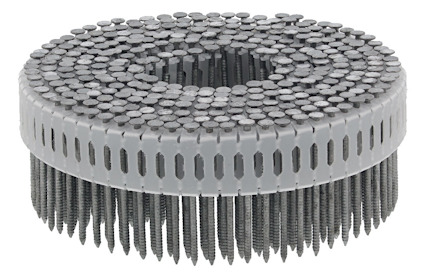 Spikring i silverfärg med synliga huvuden, arrangerade i en cirkel.