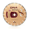 Diamantklinga med texten "DNA MONTOLIT" och granitdesign på ytan, inklusive olika certifieringssymboler.