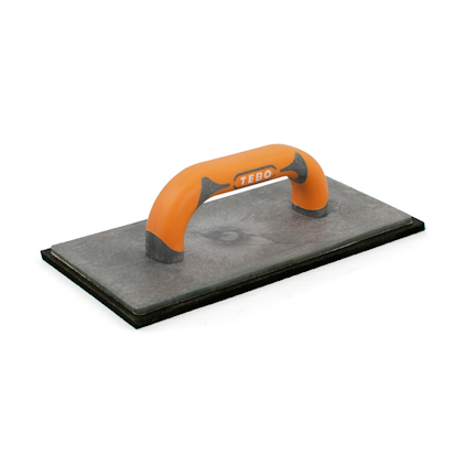 Rektangulärt verktyg med grå yta och orange handtag märkt "TEBO".