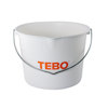 Vit plasthink med pip, metallhandtag och texten "TEBO" i orange på sidan.