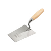 Handverktyg med trähandtag och metallblad, knäckt i en vinkel mellan bladet och handtaget. Text "TEBO" synlig på bladet.