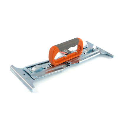 Plattlyftare i metall med orange och svart handtag, avsedd för att lyfta betongplattor.