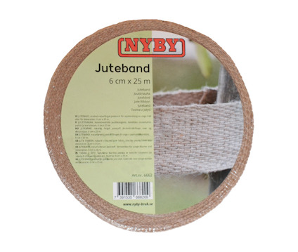 Rulle med brunt juteband och en etikett som har texten "NYBY" med ytterligare information. Bandet är delvis avrullat.