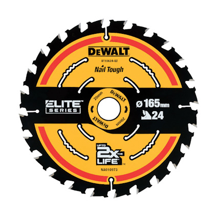 Cirkelformad sågklinga med svart och gul design, texten "DeWalt Nail Tough" och andra specifikationer tryckta på ytan.
