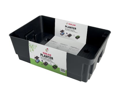 Svart planteringslåda med etikett märkt "BIOLAN PLANTER".