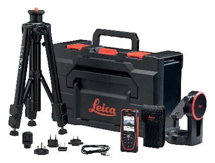 Leica lasermätverktyg med stativ, väska, fjärrkontroll, laddkabel och adaptrar på vit bakgrund.
