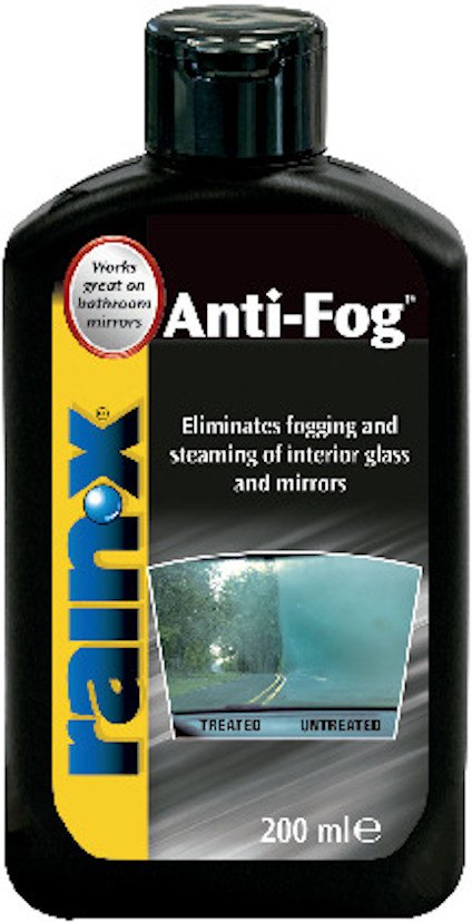 Svart flaska märkt "rain-x Anti-Fog" och "Eliminates fogging and steaming of interior glass and mirrors", 200 ml.