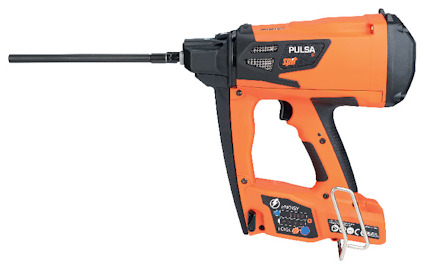 Orange och svart bultpistol med långt munstycke och texten "Pulsa Spit" på sidan.