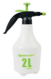 Vit tryckspruta med svart handtag och grön text. Text: "YARDSMITH 2L (0.53 gal)".