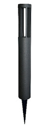 Svart, stående utomhuslampa med smalt cylindriskt skydd och spetsig bas för markfäste.