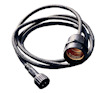 Svart textilklädd kabel med en E27-sockel och en kontakt i andra änden.