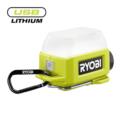 Grön och svart områdeslampa från RYOBI, karbinhake och en vit diffusor på ovansidan. Text "USB LITHIUM".