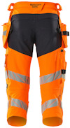 Orange arbetsbyxor med knälångt snitt, reflexband och svarta detaljer. Märket "MASCOT SAFE" syns upptill.