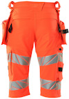 Orange arbetsbyxor med reflexdetaljer och flera fickor.