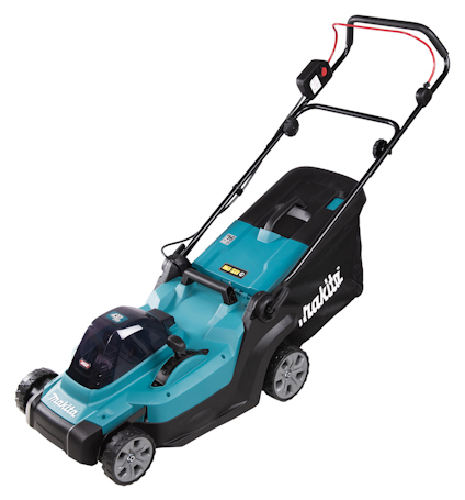 Blå och svart gräsklippare med hjul och uppsamlare, märkt "makita". Styret är svart med röd detalj.