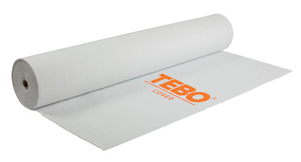 Rulle av vitt material med orange text "TEBO COVER".