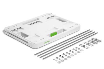 Vit takhållare med metallstänger, skruvar och beslag på vit bakgrund. Grön detalj på hållaren, märkt "Festool".