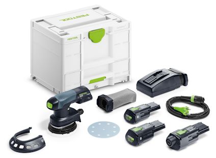 Excenterslipmaskin med tillbehör, inklusive batterier, laddare, sandpapper och förvaringsbox.