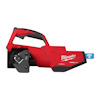 Röd och svart elektrisk skensax med handtag, märkt "Milwaukee" och "FORCE LOGIC", med trådlös symbol.
