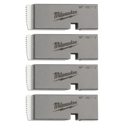 Fyra rektangulära metallverktyg med texten "Milwaukee NPT HSS 1-2" graverat på ytan.