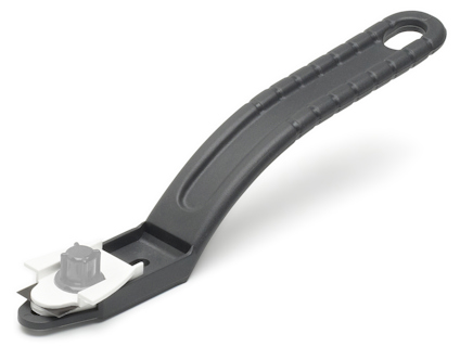 Svart tapetkniv med ergonomiskt handtag och utbytbara blad.