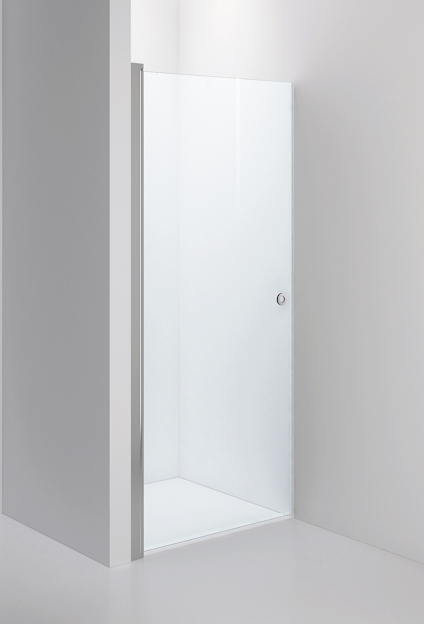 Duschvägg med en ram av polerat material och transparent glas, placerad i ett vitt hörn.