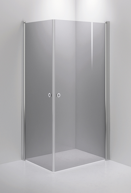Duschvägg med rökfärgat glas och polerade metallprofiler, installerad i ett hörn.
