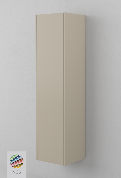 Högt skåp med slät beige yta, monterat på vit vägg. NCS-färgspektrum syns i nedre vänstra hörnet.