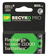 Förpackning med fyra AAA-batterier, märkt GP Recyko Pro 800 mAh, med texten "Recharge to save 12000 batteries".