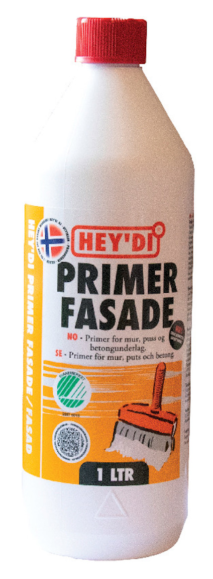 Vit flaska med etikett "HEY'DI PRIMER FASADE 1 LTR", röd kapsyl och illustration av pensel.