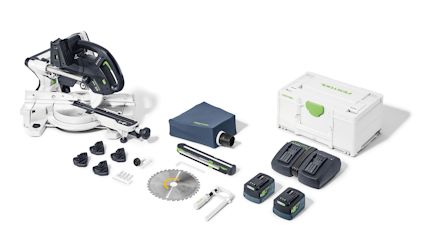 Kap- och geringssåg med tillbehör som sågklinga, dammpåse, batterier, laddare och förvaringslåda från Festool.
