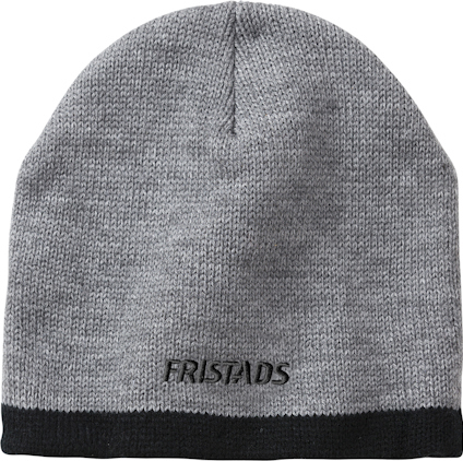 Grå mössa med svart kant upptill och logotypen "FRISTADS" broderad på framsidan.