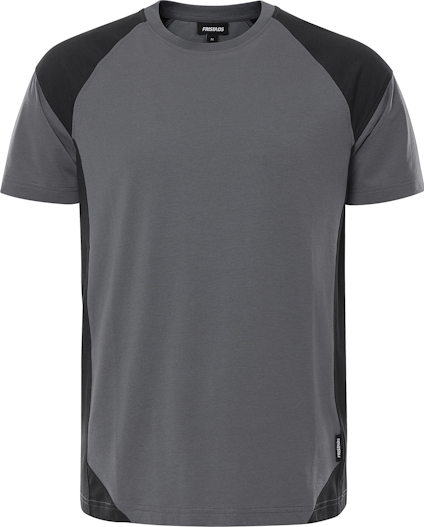 Grå och svart t-shirt med rund hals och korta ärmar.