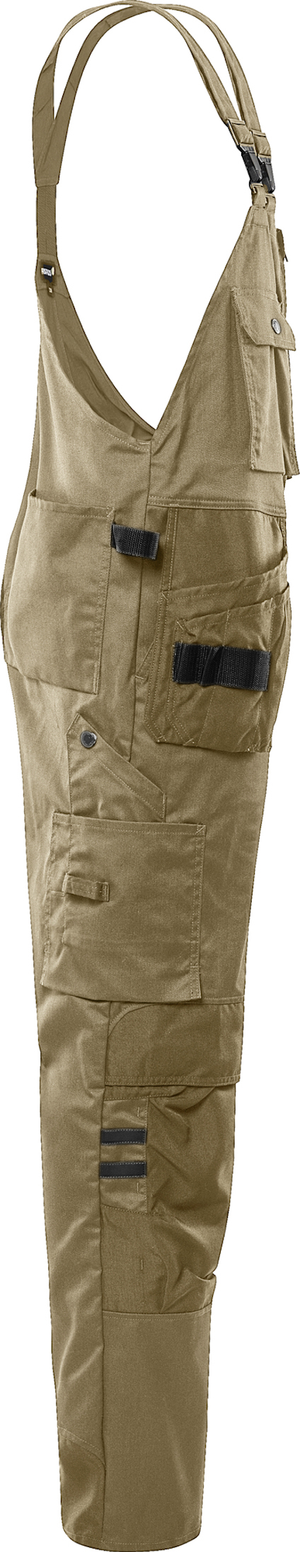 Beige hängselbyxa i polyester och bomull, med flera fickor och svart detaljer. Visad från sidan.
