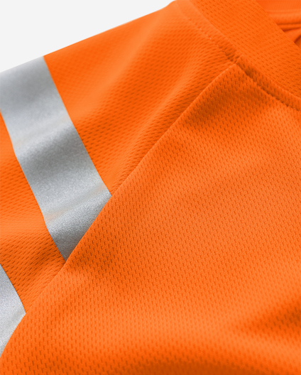 Orange tyg nära, med gråa reflekterande ränder.
