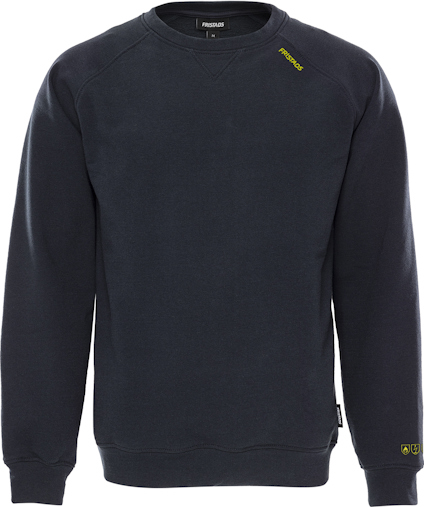 Mörkblå sweatshirt med rund halsringning och långa ärmar. Diskreta märken på bröst och ärm.
