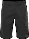 Svarta shorts med flera fickor och hällor för bälte.