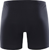 Svarta, tighta boxershorts med elastisk linning, visade framifrån.